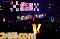 『シャニアニ』2nd seasonライブ“Over the prism”1日目リポート。劇中のハロウィンライブを再現したステージに懐かしの楽曲など、バラエティーに富むハッピーなステージに