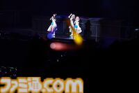 『シャニアニ』2nd seasonライブ“Over the prism”1日目リポート。劇中のハロウィンライブを再現したステージに懐かしの楽曲など、バラエティーに富むハッピーなステージに