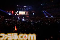 『シャニアニ』2nd seasonライブ“Over the prism”1日目リポート。劇中のハロウィンライブを再現したステージに懐かしの楽曲など、バラエティーに富むハッピーなステージに