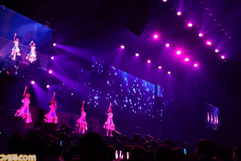 『シャニアニ』2nd seasonライブ“Over the prism”1日目リポート。劇中のハロウィンライブを再現したステージに懐かしの楽曲など、バラエティーに富むハッピーなステージに