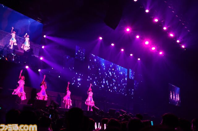 『シャニアニ』2nd seasonライブ“Over the prism”1日目リポート。劇中のハロウィンライブを再現したステージに懐かしの楽曲など、バラエティーに富むハッピーなステージに