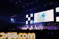 『シャニアニ』2nd seasonライブ“Over the prism”1日目リポート。劇中のハロウィンライブを再現したステージに懐かしの楽曲など、バラエティーに富むハッピーなステージに