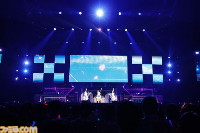 『シャニアニ』2nd seasonライブ“Over the prism”1日目リポート。劇中のハロウィンライブを再現したステージに懐かしの楽曲など、バラエティーに富むハッピーなステージに