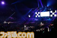 『シャニアニ』2nd seasonライブ“Over the prism”1日目リポート。劇中のハロウィンライブを再現したステージに懐かしの楽曲など、バラエティーに富むハッピーなステージに