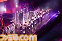 『シャニアニ』2nd seasonライブ“Over the prism”1日目リポート。劇中のハロウィンライブを再現したステージに懐かしの楽曲など、バラエティーに富むハッピーなステージに