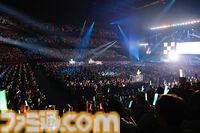 『シャニアニ』2nd seasonライブ“Over the prism”1日目リポート。劇中のハロウィンライブを再現したステージに懐かしの楽曲など、バラエティーに富むハッピーなステージに