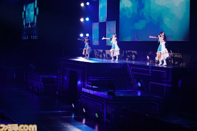 『シャニアニ』2nd seasonライブ“Over the prism”1日目リポート。劇中のハロウィンライブを再現したステージに懐かしの楽曲など、バラエティーに富むハッピーなステージに