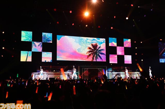 『シャニアニ』2nd seasonライブ“Over the prism”1日目リポート。劇中のハロウィンライブを再現したステージに懐かしの楽曲など、バラエティーに富むハッピーなステージに