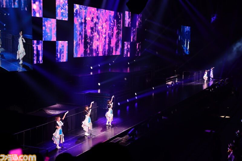 『シャニアニ』2nd seasonライブ“Over the prism”2日目リポート。『さあ舞い上がれ』、『橙より未来』、『ねぇ、ねぇ、ねぇ』などアニメの思い出を堪能できるドラマティックなステージに