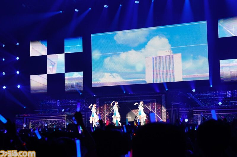 『シャニアニ』2nd seasonライブ“Over the prism”2日目リポート。『さあ舞い上がれ』、『橙より未来』、『ねぇ、ねぇ、ねぇ』などアニメの思い出を堪能できるドラマティックなステージに