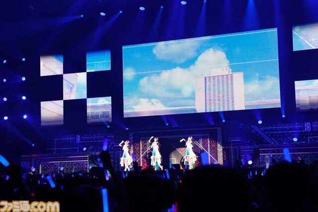 『シャニアニ』2nd seasonライブ“Over the prism”2日目リポート。『さあ舞い上がれ』、『橙より未来』、『ねぇ、ねぇ、ねぇ』などアニメの思い出を堪能できるドラマティックなステージに