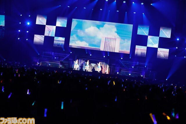 『シャニアニ』2nd seasonライブ“Over the prism”2日目リポート。『さあ舞い上がれ』、『橙より未来』、『ねぇ、ねぇ、ねぇ』などアニメの思い出を堪能できるドラマティックなステージに