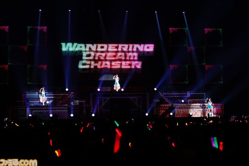 『シャニアニ』2nd seasonライブ“Over the prism”2日目リポート。『さあ舞い上がれ』、『橙より未来』、『ねぇ、ねぇ、ねぇ』などアニメの思い出を堪能できるドラマティックなステージに