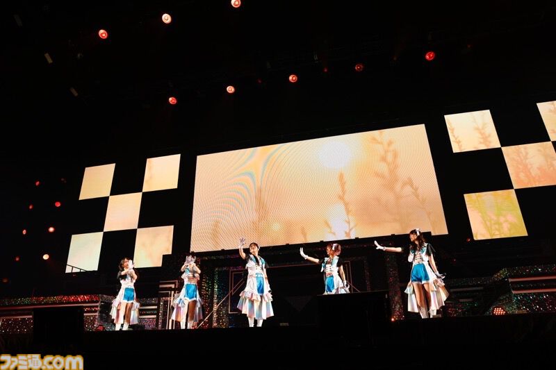 『シャニアニ』2nd seasonライブ“Over the prism”2日目リポート。『さあ舞い上がれ』、『橙より未来』、『ねぇ、ねぇ、ねぇ』などアニメの思い出を堪能できるドラマティックなステージに