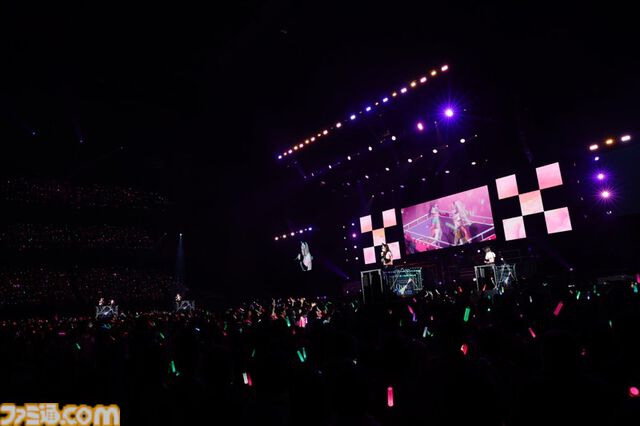 『シャニアニ』2nd seasonライブ“Over the prism”2日目リポート。『さあ舞い上がれ』、『橙より未来』、『ねぇ、ねぇ、ねぇ』などアニメの思い出を堪能できるドラマティックなステージに