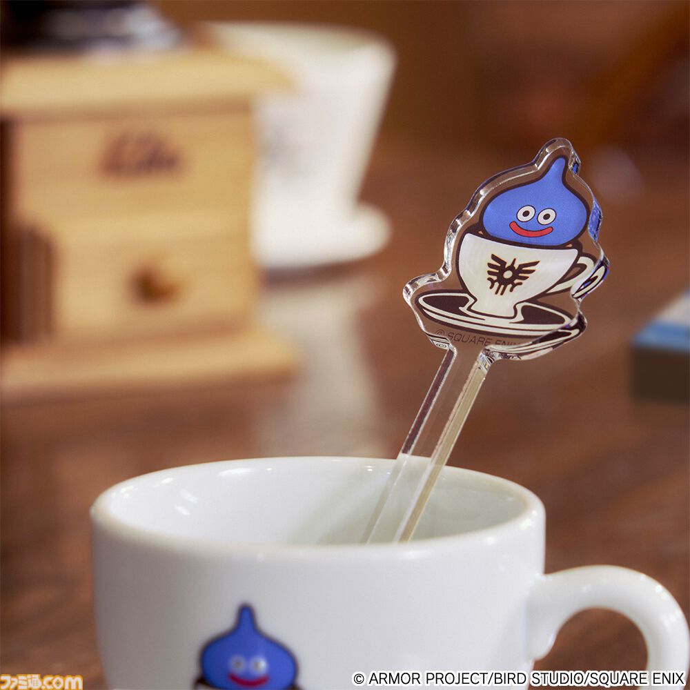 ドラクエ』スライムのカップ＆ソーサーやコーヒーミルなどのカフェ
