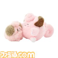『ポケモン』涙目のピィがピッピにぶるぶる近づいてギュッ！ 進化前・後のポケモンがハグするぬいぐるみが癒やされる。3月15日にポケセンで発売
