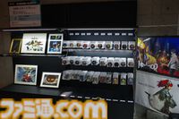 『メタファー』初の展覧会は350点以上の設定資料やリアル“候補者の張り紙”、鎧戦車の作戦室の再現など盛りだくさん。クリエイター陣のコメントは熟読したくなる