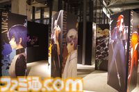 『メタファー』初の展覧会は350点以上の設定資料やリアル“候補者の張り紙”、鎧戦車の作戦室の再現など盛りだくさん。クリエイター陣のコメントは熟読したくなる