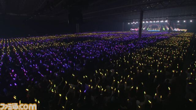 【ホロライブ 6th Fes】初ステージとなるAdventが超楽しそうに歌って踊る姿が尊すぎた。初となるセンターステージでのパフォーマンスは「おぉ！」と声が漏れるほど【ステージ1 リポート】