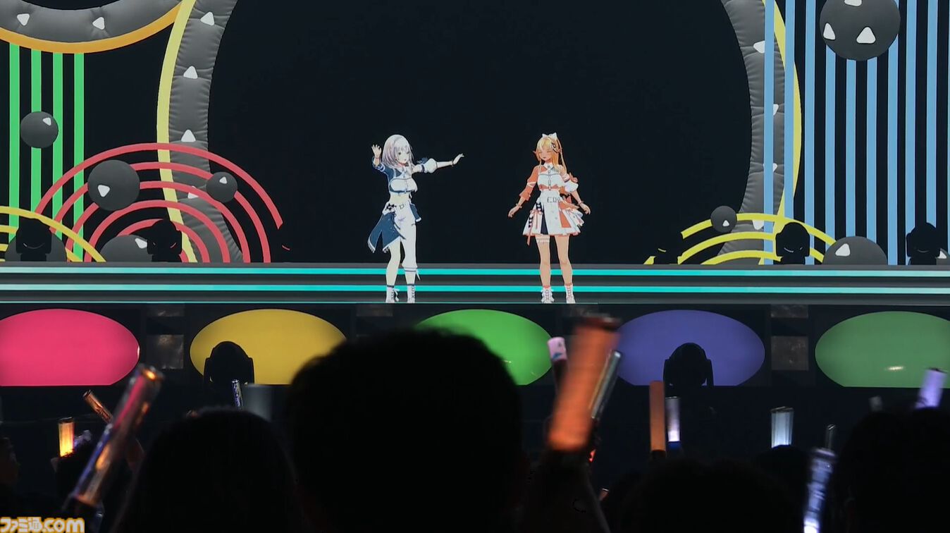 【ホロライブ 6th Fes】初ステージとなるAdventが超楽しそうに歌って踊る姿が尊すぎた。初となるセンターステージでのパフォーマンスは「おぉ！」と声が漏れるほど【ステージ1 リポート】