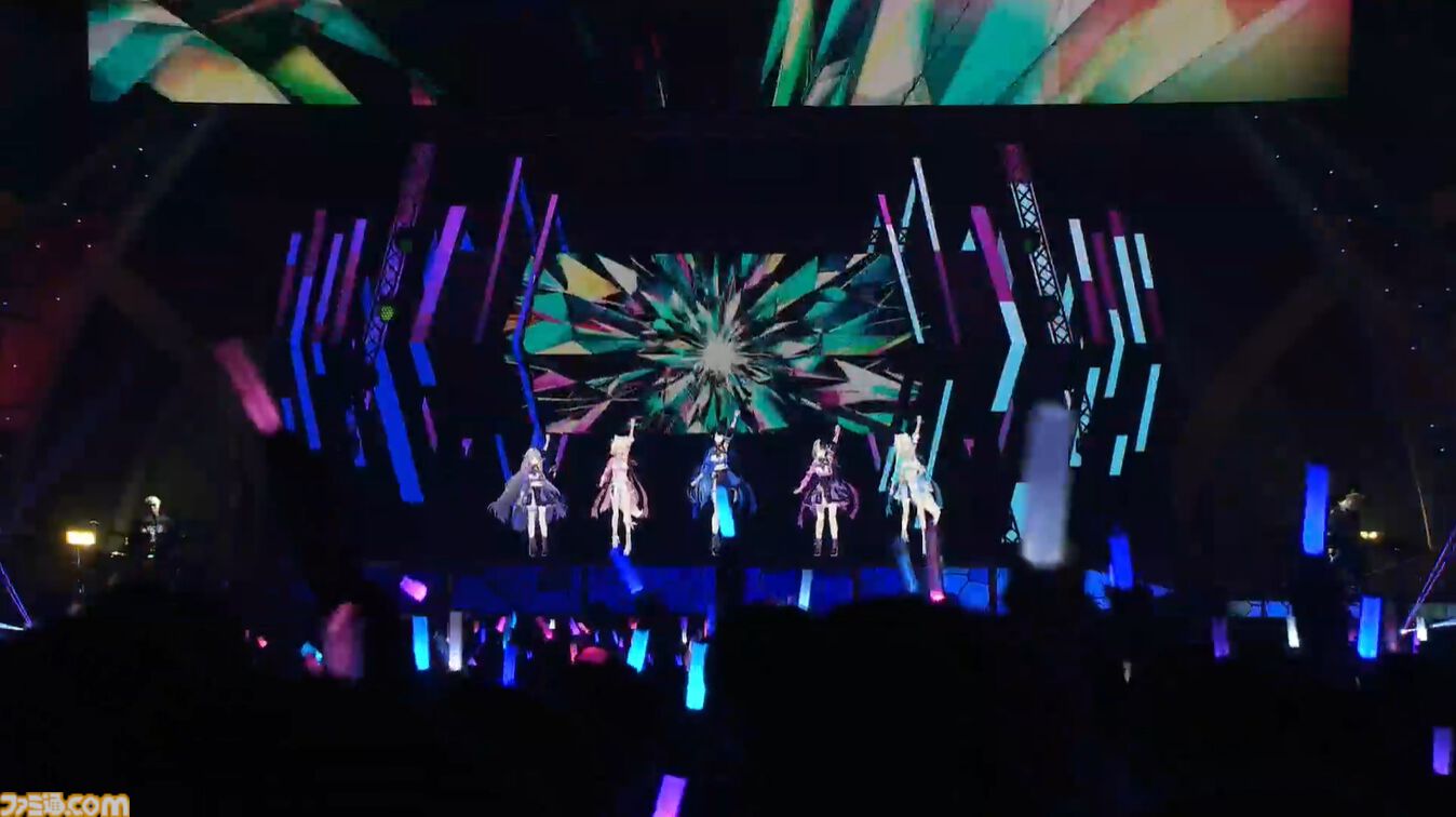 【ホロライブ 6th Fes】初ステージとなるAdventが超楽しそうに歌って踊る姿が尊すぎた。初となるセンターステージでのパフォーマンスは「おぉ！」と声が漏れるほど【ステージ1 リポート】