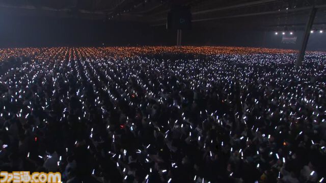 【ホロライブ 6th Fes】初ステージとなるAdventが超楽しそうに歌って踊る姿が尊すぎた。初となるセンターステージでのパフォーマンスは「おぉ！」と声が漏れるほど【ステージ1 リポート】