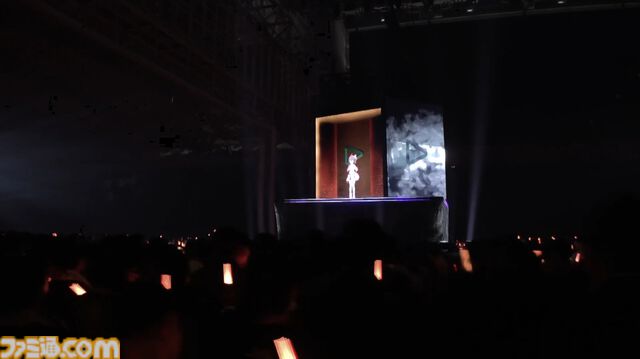 【ホロライブ 6th Fes】初ステージとなるAdventが超楽しそうに歌って踊る姿が尊すぎた。初となるセンターステージでのパフォーマンスは「おぉ！」と声が漏れるほど【ステージ1 リポート】