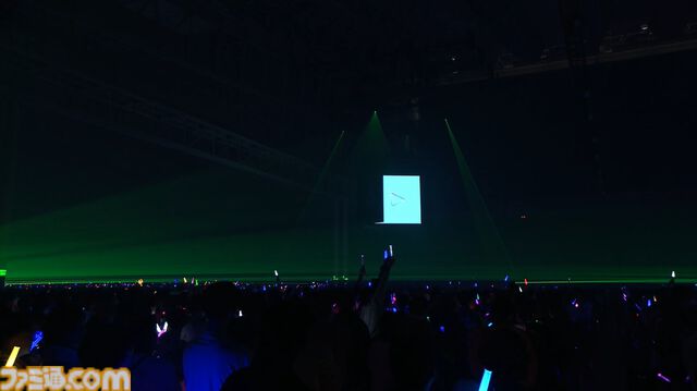 【ホロライブ 6th Fes】初ステージとなるAdventが超楽しそうに歌って踊る姿が尊すぎた。初となるセンターステージでのパフォーマンスは「おぉ！」と声が漏れるほど【ステージ1 リポート】