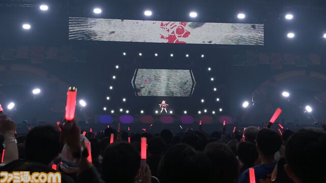 【ホロライブ 6th Fes】初ステージとなるAdventが超楽しそうに歌って踊る姿が尊すぎた。初となるセンターステージでのパフォーマンスは「おぉ！」と声が漏れるほど【ステージ1 リポート】
