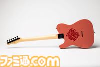 『モンハン』リオレウスをモチーフにしたエレキギターが3月21日に発売。羽の模様や炎を表した紋様、モンスターアイコンなどを刻印。ギターピックとピックケースも同時展開
