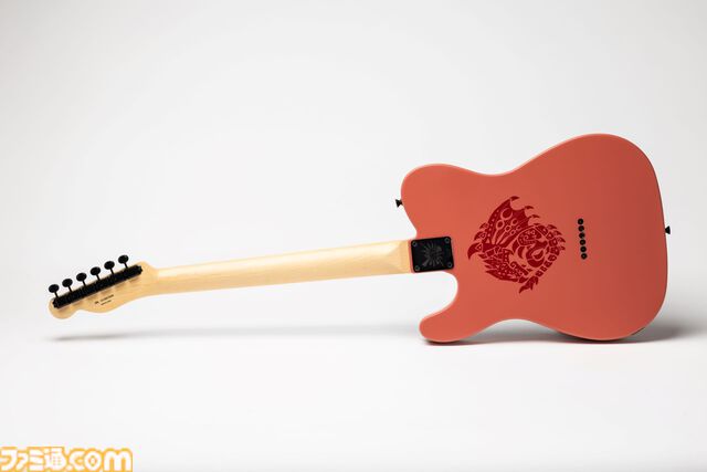 『モンハン』リオレウスをモチーフにしたエレキギターが3月21日に発売。羽の模様や炎を表した紋様、モンスターアイコンなどを刻印。ギターピックとピックケースも同時展開