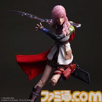 『FF13』ライトニングフィギュア登場。ブレイズエッジは銃と剣を切り替え可能。眼球可動で幅広いシチュエーションを再現