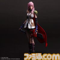 『FF13』ライトニングフィギュア登場。ブレイズエッジは銃と剣を切り替え可能。眼球可動で幅広いシチュエーションを再現