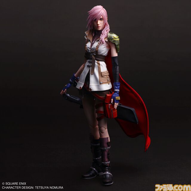 『FF13』ライトニングフィギュア登場。ブレイズエッジは銃と剣を切り替え可能。眼球可動で幅広いシチュエーションを再現