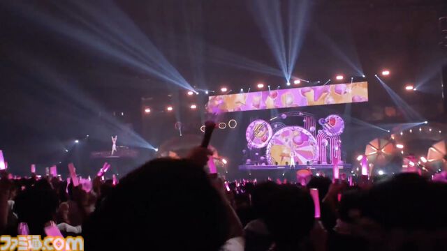 【ホロライブ 6th Fes.】紫咲シオンさんのラストとなるフェスステージにいちばんの歓声。初参戦となるReGLOSSの個性が光るパフォーマンスも必見！ トップバッターは『ぽ』です【ステージ2 リポート】