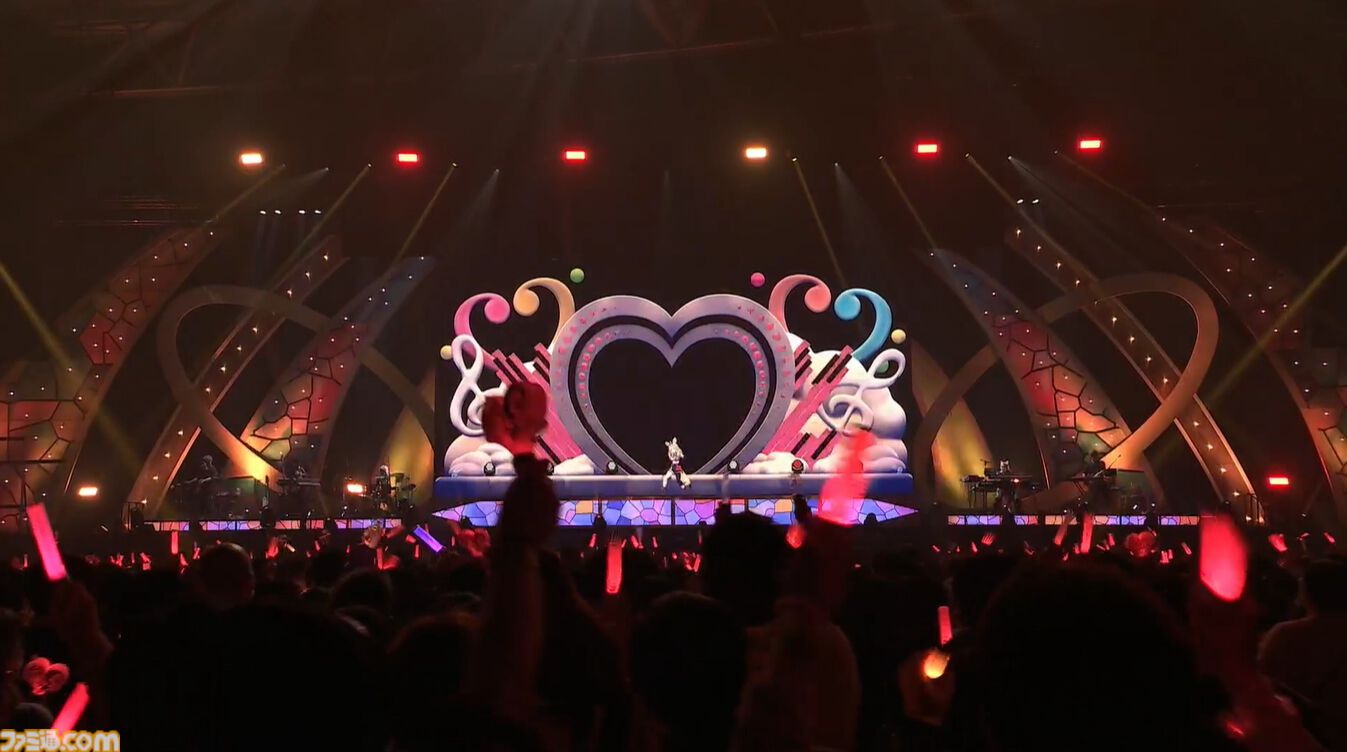 【ホロライブ 6th Fes.】紫咲シオンさんのラストとなるフェスステージにいちばんの歓声。初参戦となるReGLOSSの個性が光るパフォーマンスも必見！ トップバッターは『ぽ』です【ステージ2 リポート】