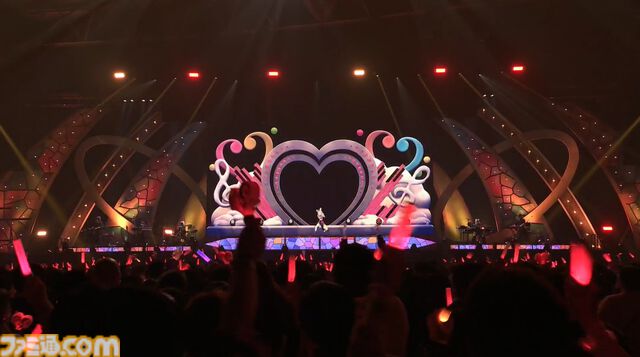 【ホロライブ 6th Fes.】紫咲シオンさんのラストとなるフェスステージにいちばんの歓声。初参戦となるReGLOSSの個性が光るパフォーマンスも必見！ トップバッターは『ぽ』です【ステージ2 リポート】