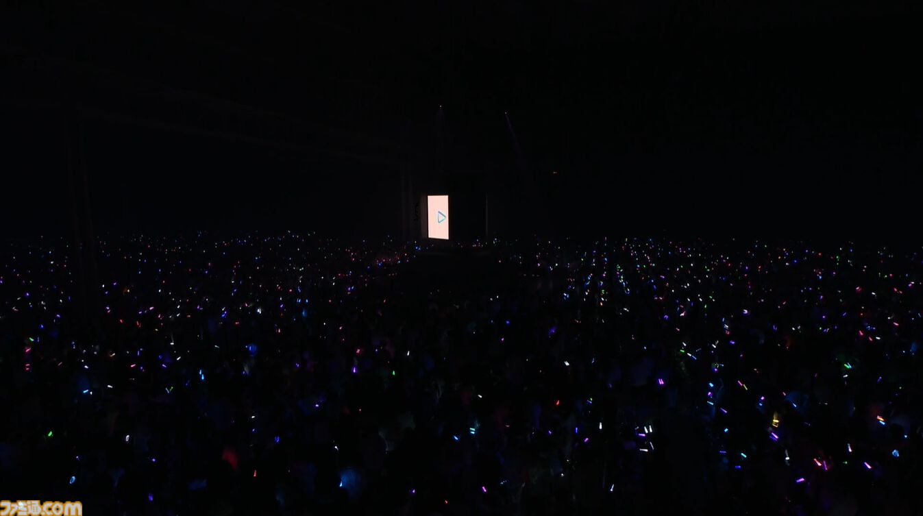 【ホロライブ 6th Fes.】紫咲シオンさんのラストとなるフェスステージにいちばんの歓声。初参戦となるReGLOSSの個性が光るパフォーマンスも必見！ トップバッターは『ぽ』です【ステージ2 リポート】