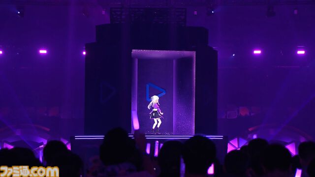 【ホロライブ 6th Fes.】紫咲シオンさんのラストとなるフェスステージにいちばんの歓声。初参戦となるReGLOSSの個性が光るパフォーマンスも必見！ トップバッターは『ぽ』です【ステージ2 リポート】