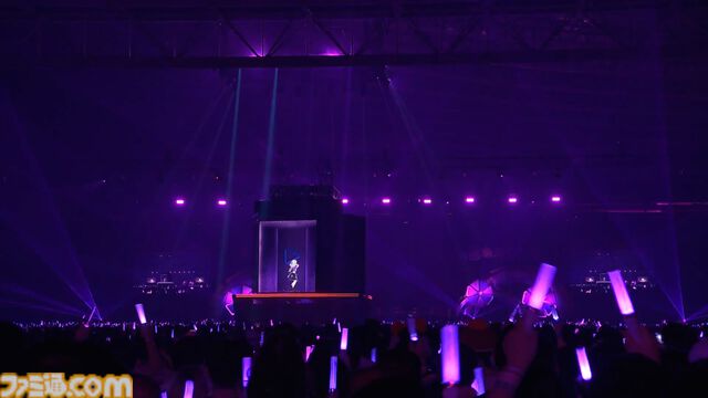 【ホロライブ 6th Fes.】紫咲シオンさんのラストとなるフェスステージにいちばんの歓声。初参戦となるReGLOSSの個性が光るパフォーマンスも必見！ トップバッターは『ぽ』です【ステージ2 リポート】