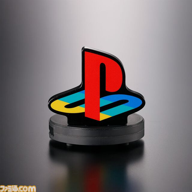 懐かしの“プレステ”起動音が流れるアクスタ“アクリルロゴディスプレイSounds PlayStation”がプレミアムバンダイにて予約受付中