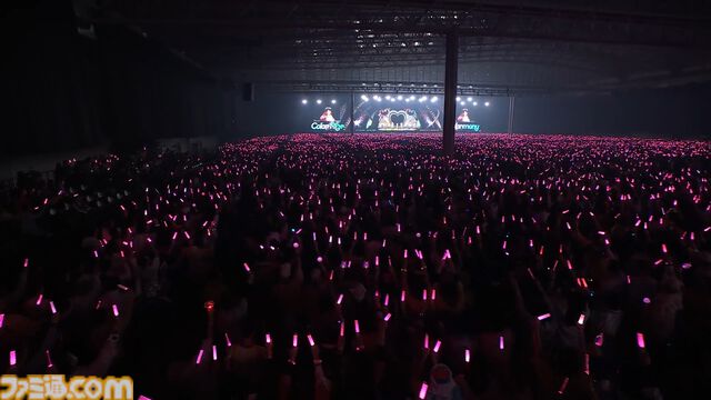 【ホロライブ 6th fes.】おかころラップ『if…』の懐かしさとレベルアップに感動し、クロニーさんの『ロリ神』のギャップに大興奮。戌神ころねさんは片手側転を決める【ステージ3 リポート】