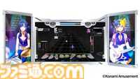 『ギタドラ GALAXY WAVE DELTA』が新筐体“アリーナモデル”で稼働開始。大型トリプルモニターやタッチパネルの対応、音響体験の向上など各機能がパワーアップ