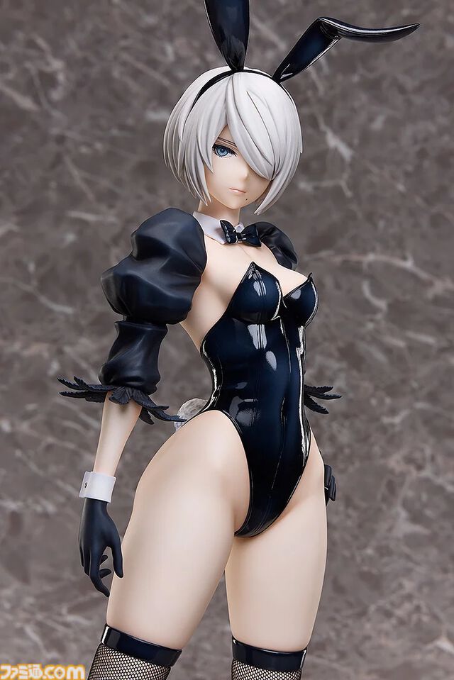 『ニーア オートマタ Ver1.1a』バニー姿の2Bがフィギュアに。堂々とした立ち姿、魅惑の脚に目を奪われる。ゴーグルなしVer.の顔パーツも付属