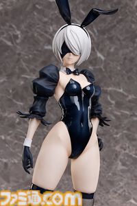 『ニーア オートマタ Ver1.1a』バニー姿の2Bがフィギュアに。堂々とした立ち姿、魅惑の脚に目を奪われる。ゴーグルなしVer.の顔パーツも付属