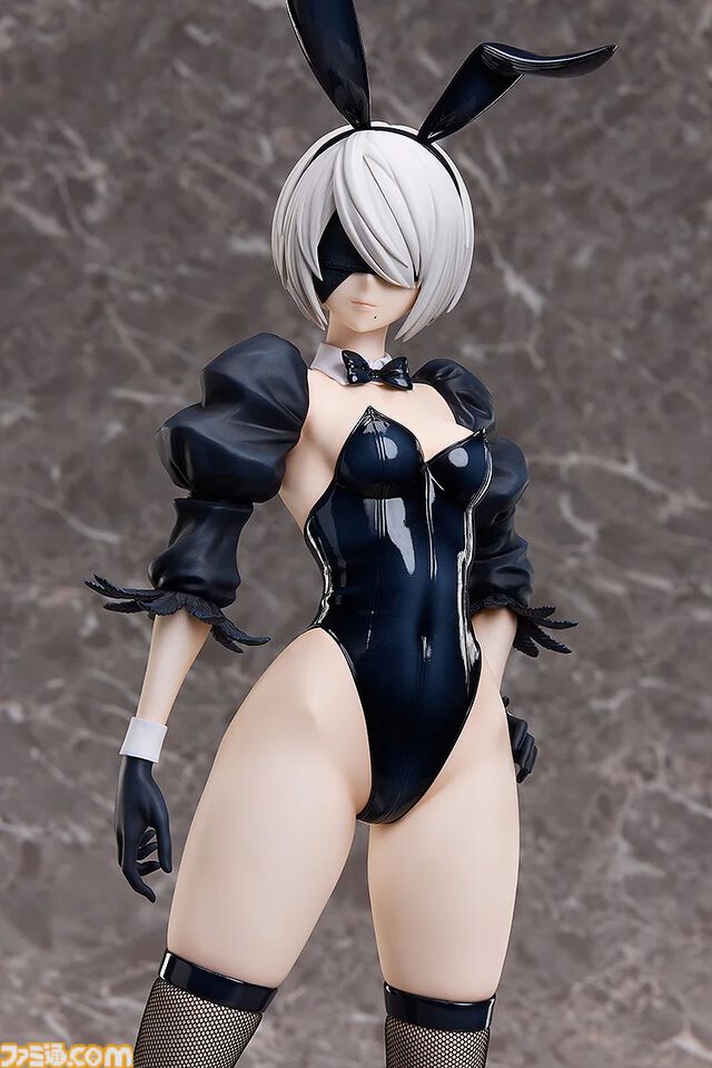『ニーア オートマタ Ver1.1a』バニー姿の2Bがフィギュアに。堂々とした立ち姿、魅惑の脚に目を奪われる。ゴーグルなしVer.の顔パーツも付属