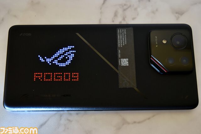 ASUSのゲーミングスマホ“ROG Phone 9 Pro”レビュー。『原神』『ゼンゼロ』が最高画質でもヌルサク、独自のトリガー機能やアシストツールで快適プレイ