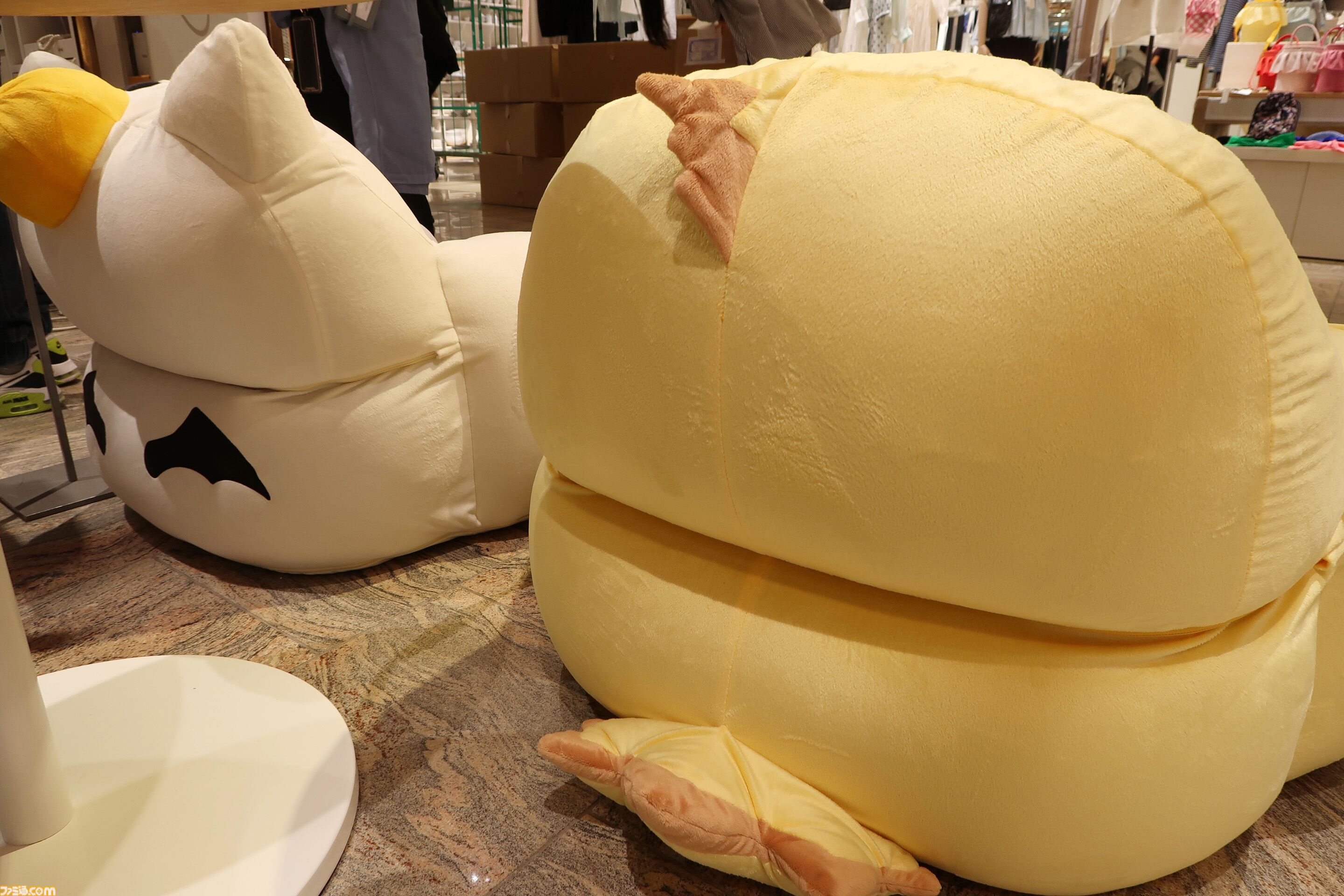 “FF14×伊勢丹 スペシャルコレクション2025”ポップアップショップリポート。でぶチョコボ＆モーグリのソファなど、コラボ第3弾も魅力的な商品がズラリ！