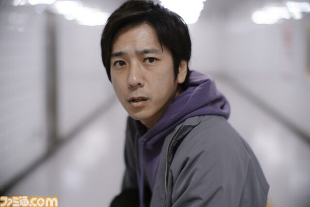 映画『8番出口』の主人公（迷う男）は二宮和也さん。河内大和さん演じる“おじさん（歩く男）”と対峙する特報映像解禁